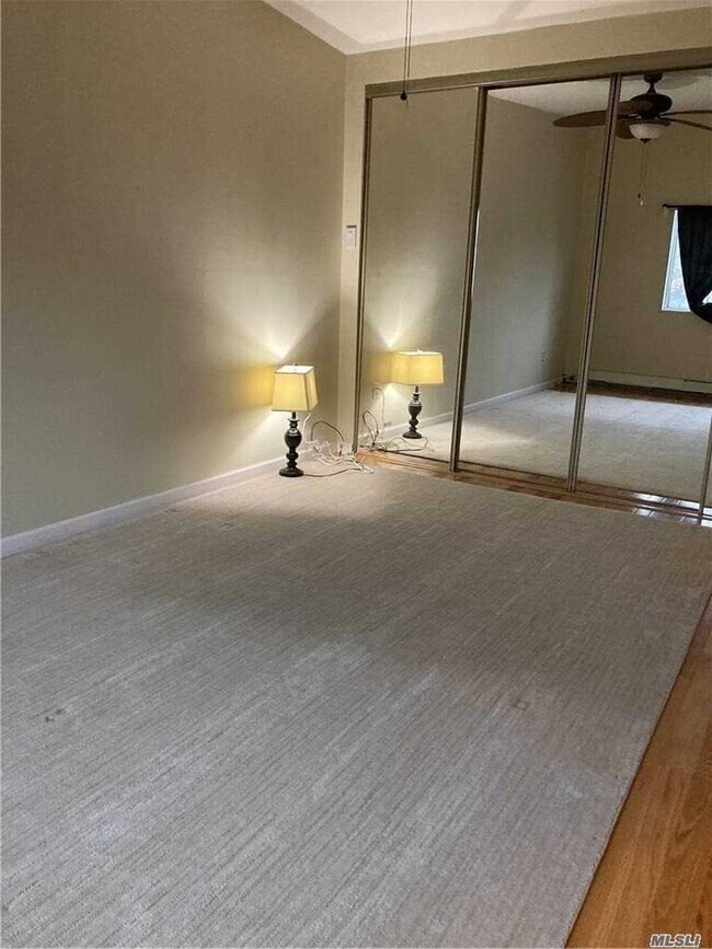 Building Photo - 265 N Newbridge Rd