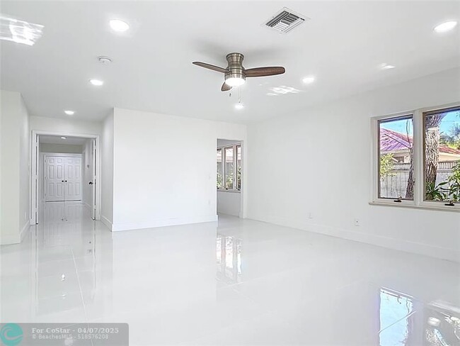 Building Photo - 1200 Poitras Dr