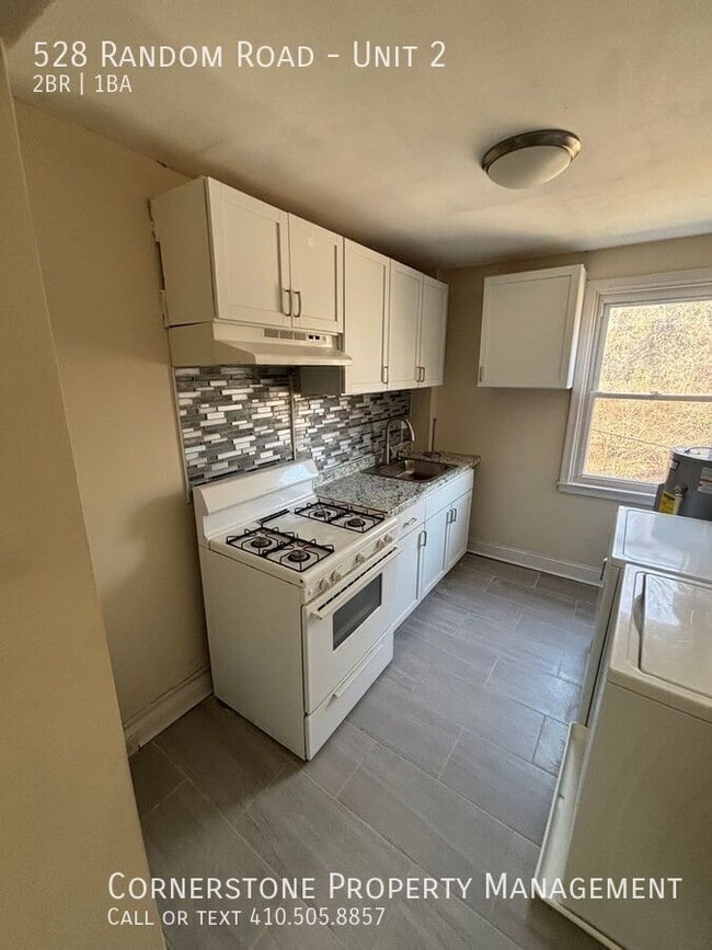 Building Photo - 528 Random Rd