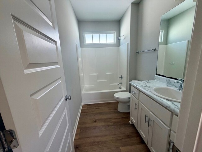 Building Photo - *** MOVE IN SPECIAL *** 3 BED 2 BATH