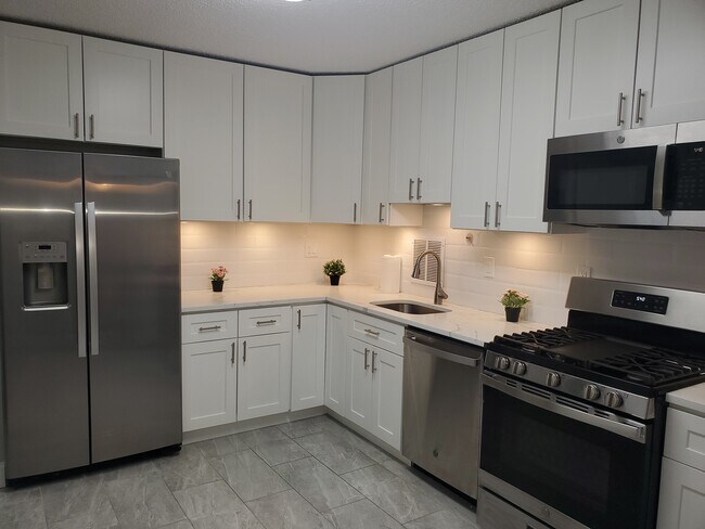 Primary Photo - 3701 S George Mason Dr