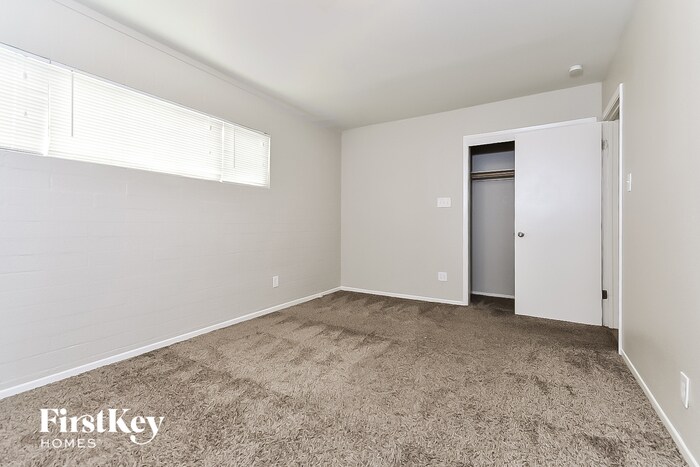 Building Photo - 5236 Apple Valley Ln