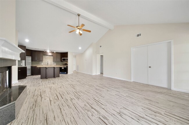 Building Photo - 10904 Birch Dr