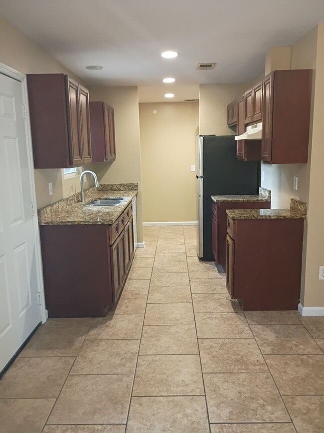 Building Photo - 308 Stacie Ct