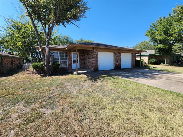 Primary Photo - 315 N Burleson Blvd