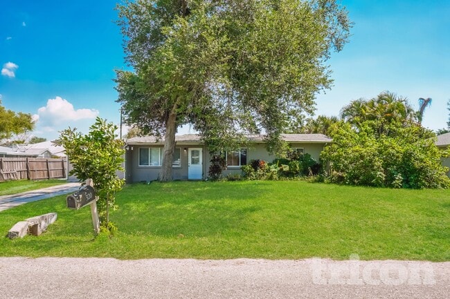 Building Photo - 320 Rigel Rd