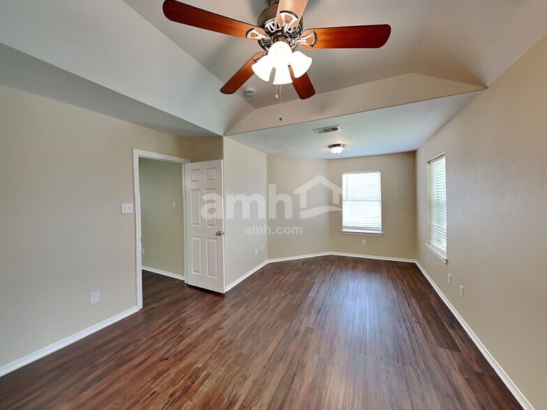 Building Photo - 4807 Chase Court Dr