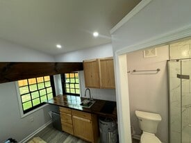 Building Photo - 1608 Laurel Grove Rd