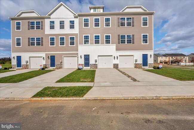 Building Photo - 220 Sandy Rdg Rd