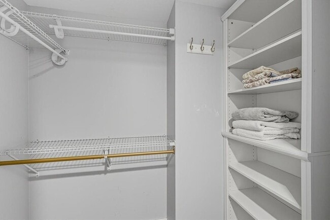 Building Photo - 300 S Duval St