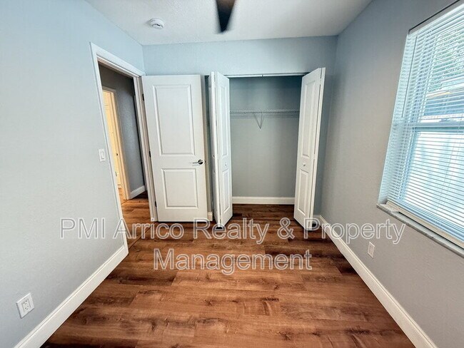 Building Photo - 2809 Marconi St