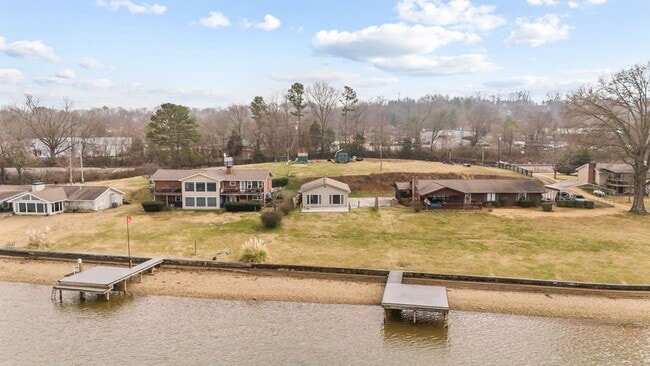 Building Photo - Riverside 2BR/2BA Cottage – Minutes from Downtown Knoxville