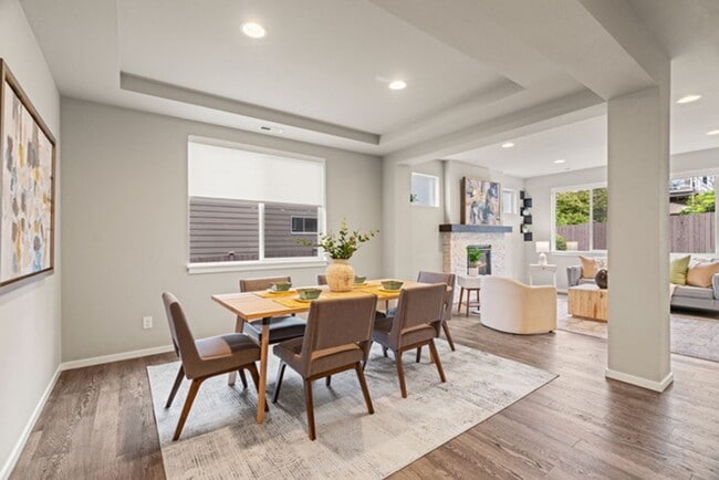 Building Photo - Listed For Rent