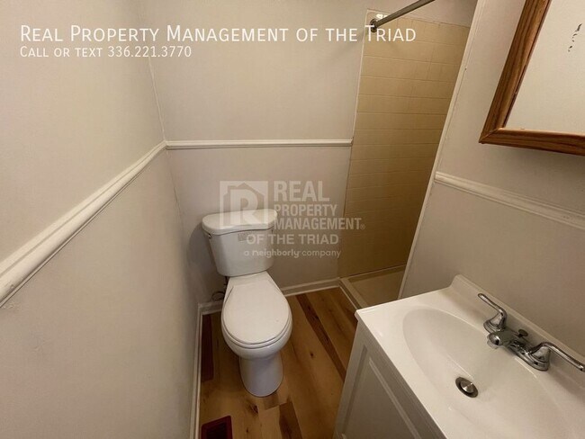 Building Photo - Quaint and practical 3bd/2ba on Old Chapma...