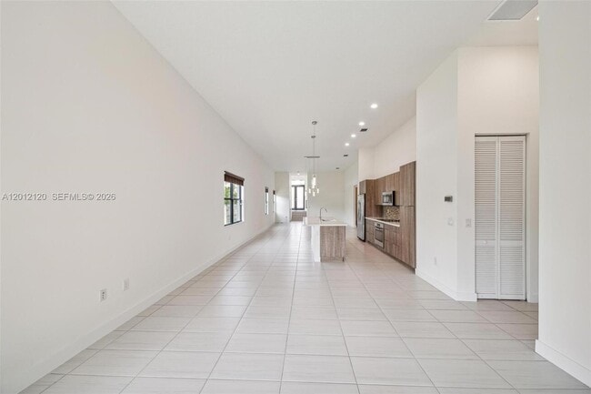Building Photo - 7635 NW 103rd Pl