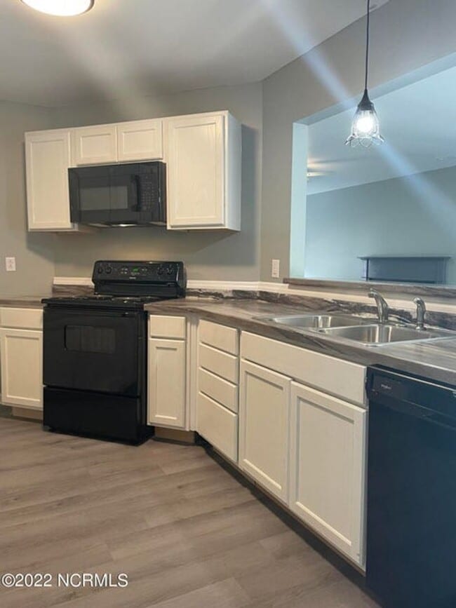 Building Photo - Welcome to Foxhorn Village