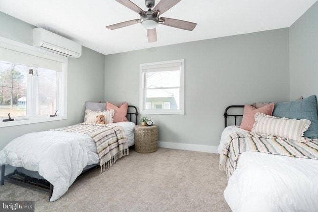 Building Photo - 26 Park Ln