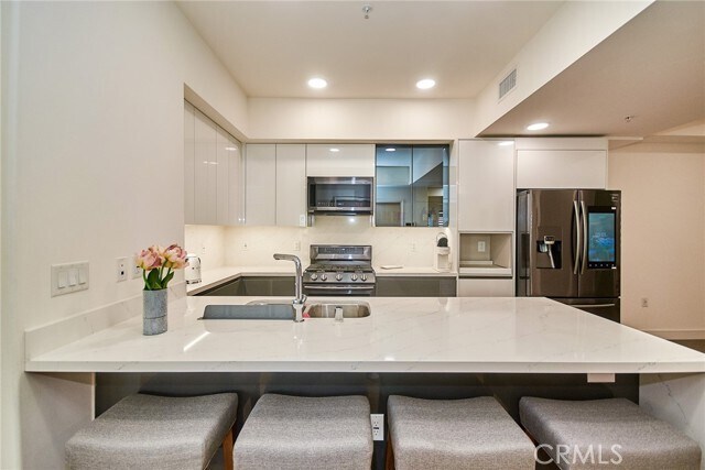 Building Photo - 820 S Wilton Pl