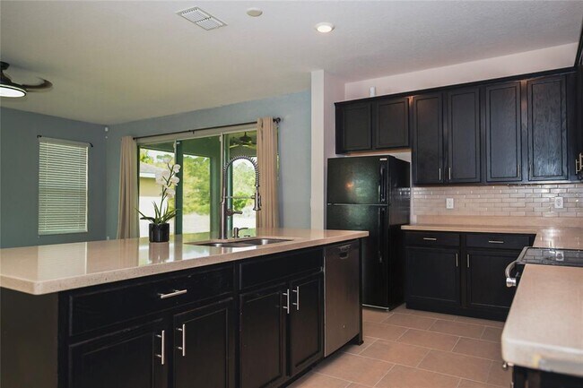 Building Photo - 633 Ogelthorpe Dr