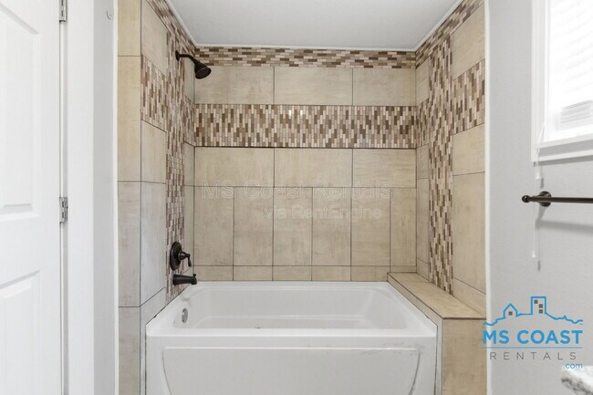 Building Photo - 4319 Lewis St