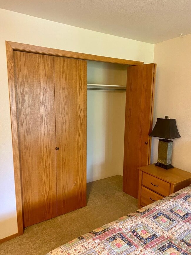 Building Photo - Furnished 2-Bedroom Condo with Great Amenities