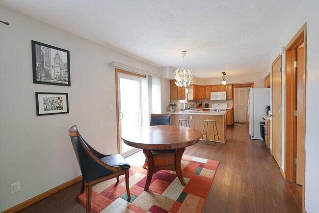 Building Photo - 3139 Bowfield Way