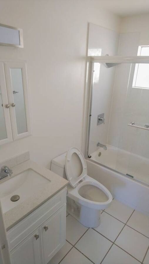 Building Photo - 2140 California St