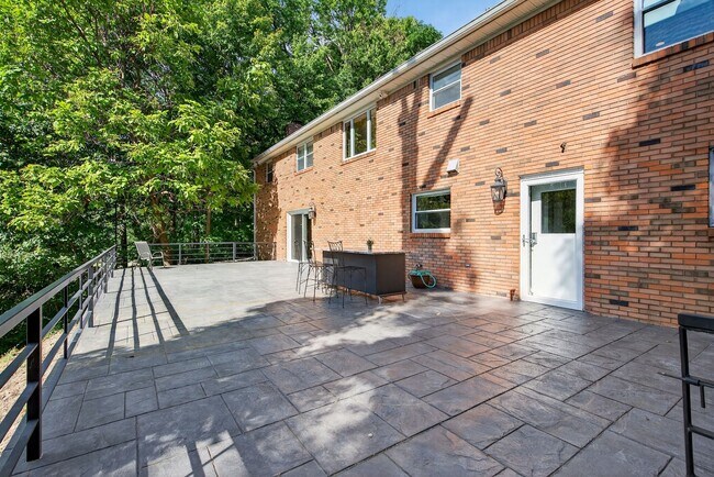 Building Photo - Beautiful, one of a kind property on four ...