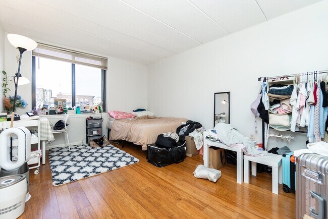 Building Photo - 85 Brainerd Rd