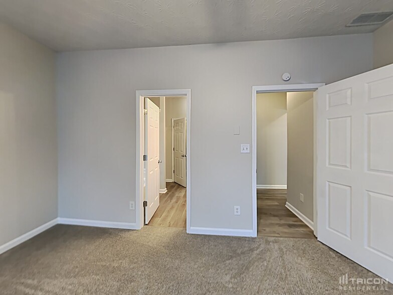 Building Photo - 441 Pondweed Dr