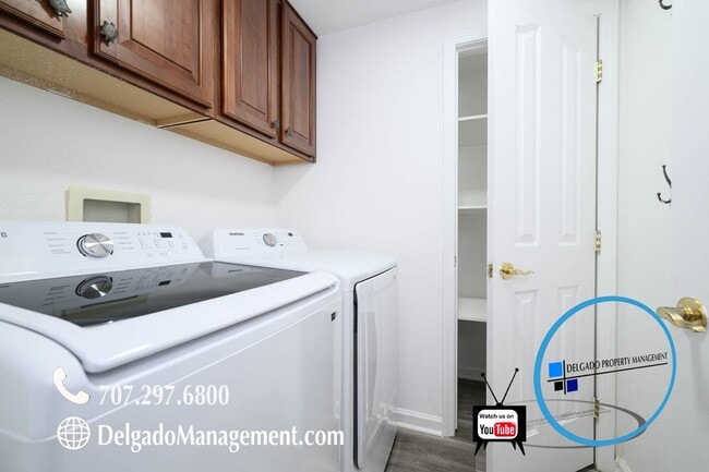 Building Photo - Large 3 bedroom home recently upgraded