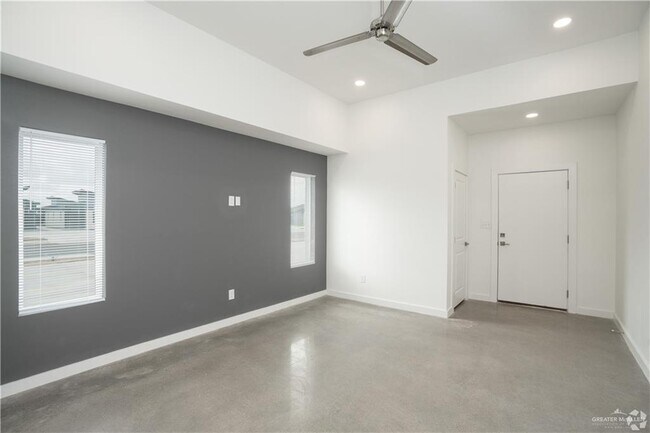 Building Photo - 24 Jenna Ln