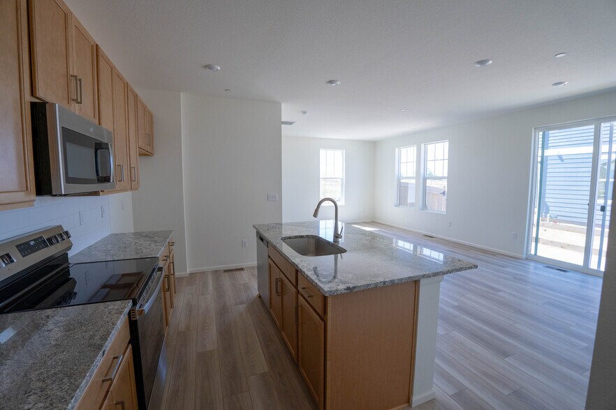 Building Photo - 280 Nighthawk St