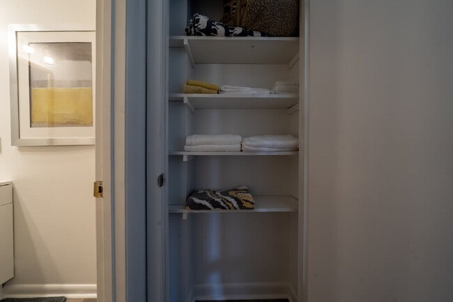 Building Photo - Fully furnished, 2BR Duplex near major healthcare employment centers, colleges, universities, and...