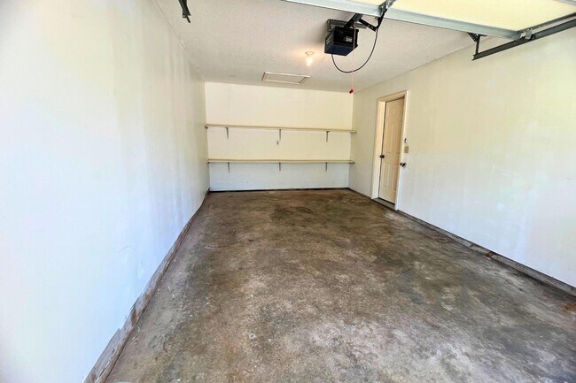 Building Photo - 2509 Hollyhock Dr