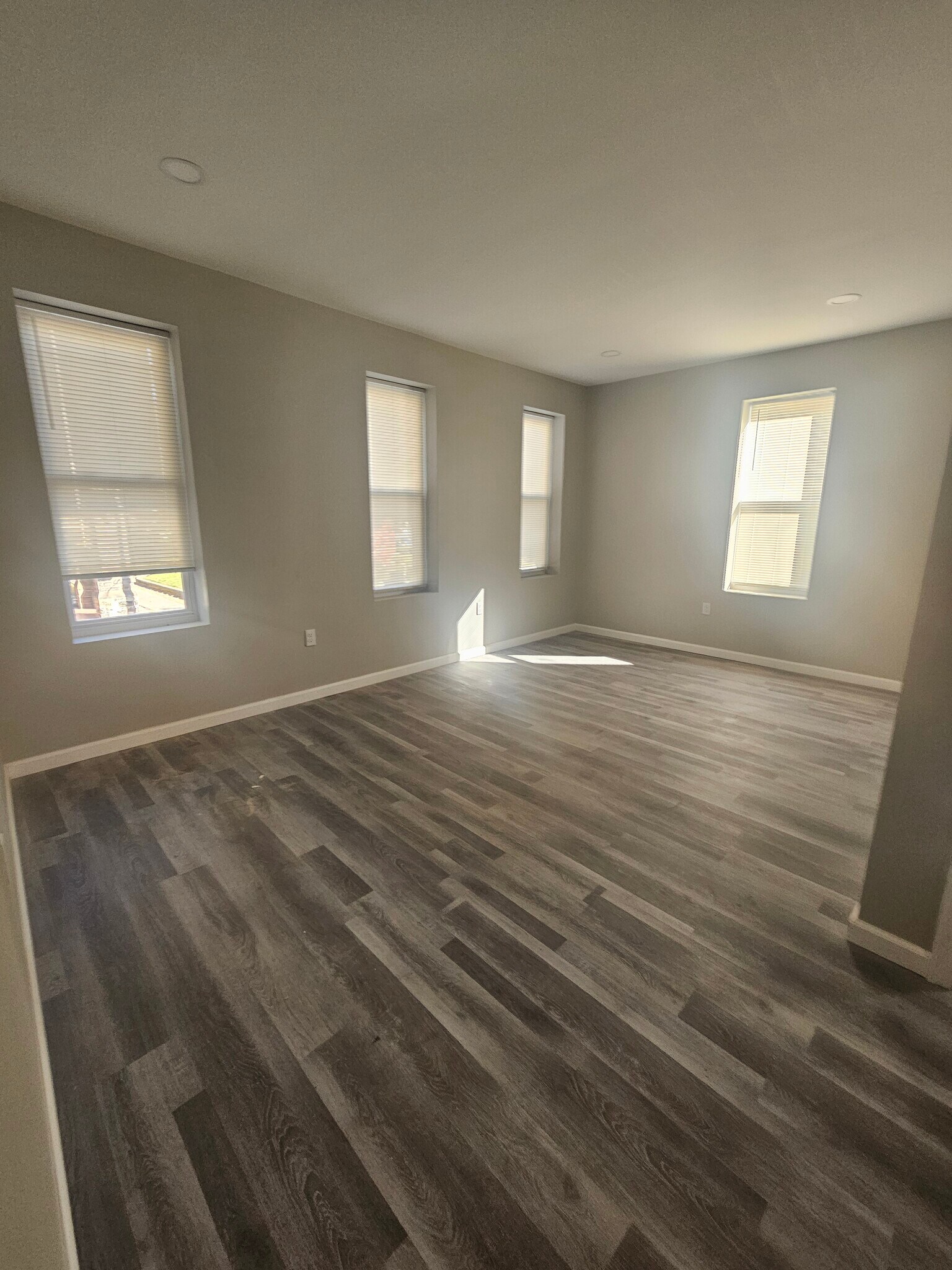 Building Photo - 2212 N 6th St