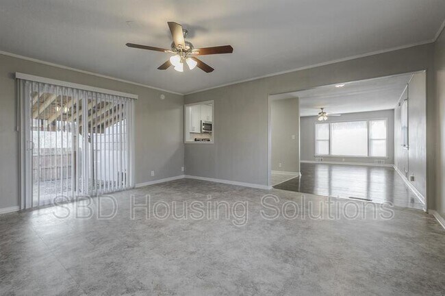 Building Photo - 6200 E 102nd Terrace