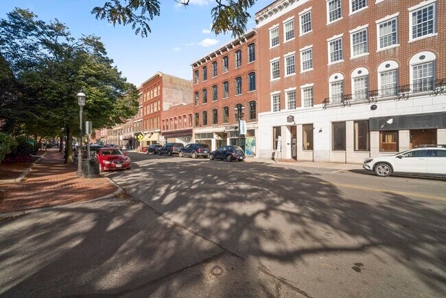 Building Photo - 43 Market St