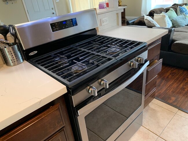 Gas stove give you perfect control for cooking - 5842 Belleau Wood Ln