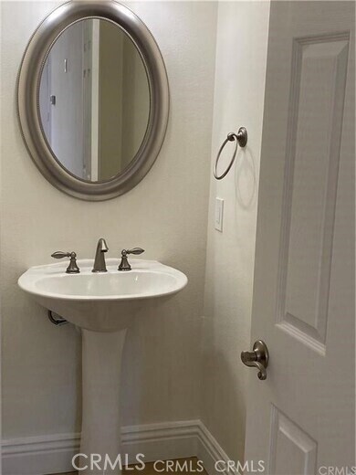 Building Photo - 14 Hillgate Pl