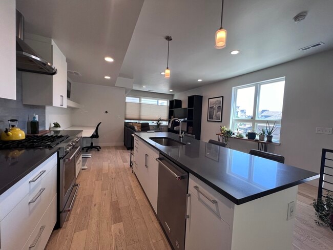 Building Photo - 3278 W Conejos Pl