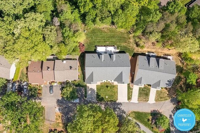Building Photo - 306 Lamplighter Cir