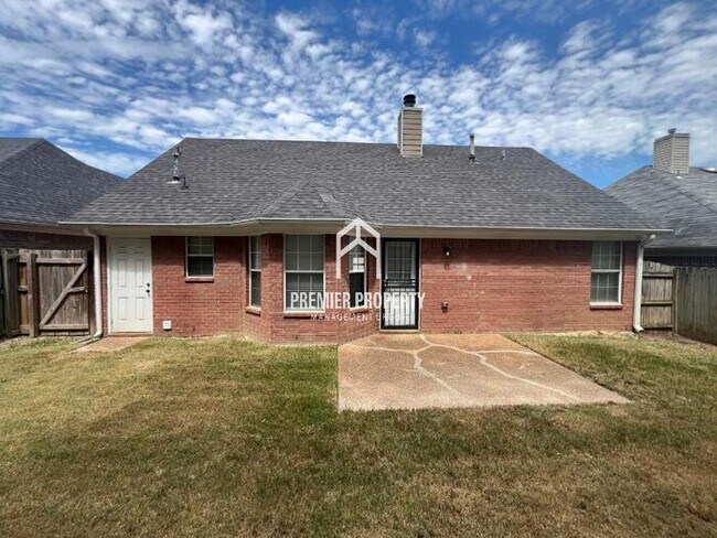 Building Photo - 7071 Anisetree Dr