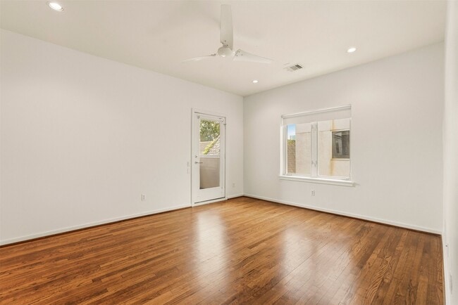 Building Photo - 1823 Southmore Blvd