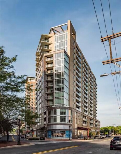 Building Photo - 4836 Rugby Ave