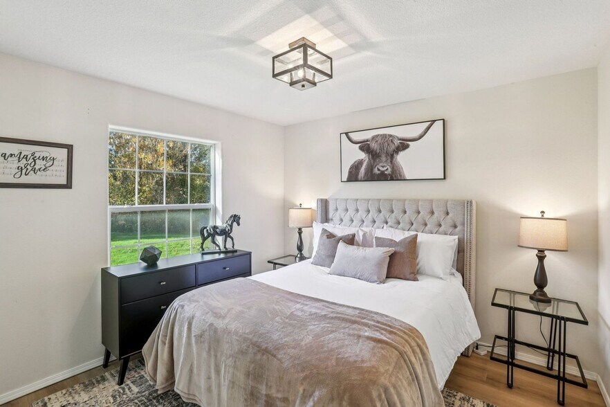 Building Photo - 19609 NW 9th Ct