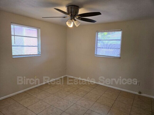 Building Photo - 2552 Chancery Dr