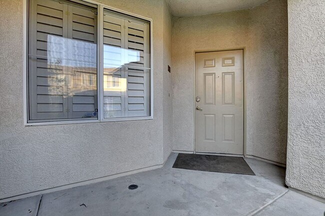 Building Photo - 716 Peachy Canyon Cir