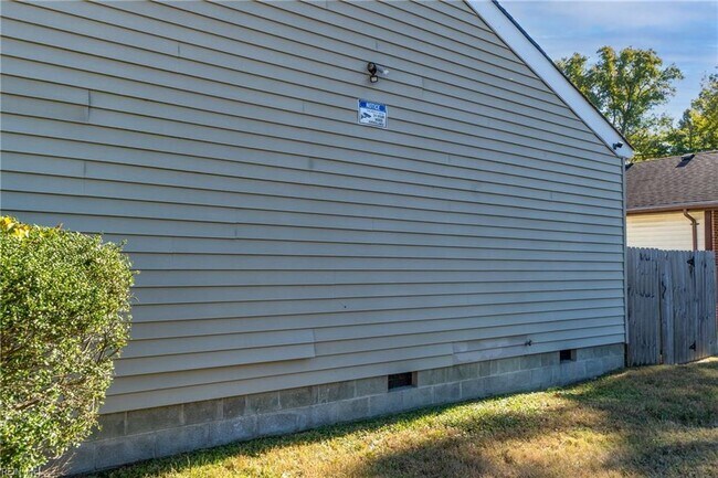 Building Photo - 440 N Oceana Blvd