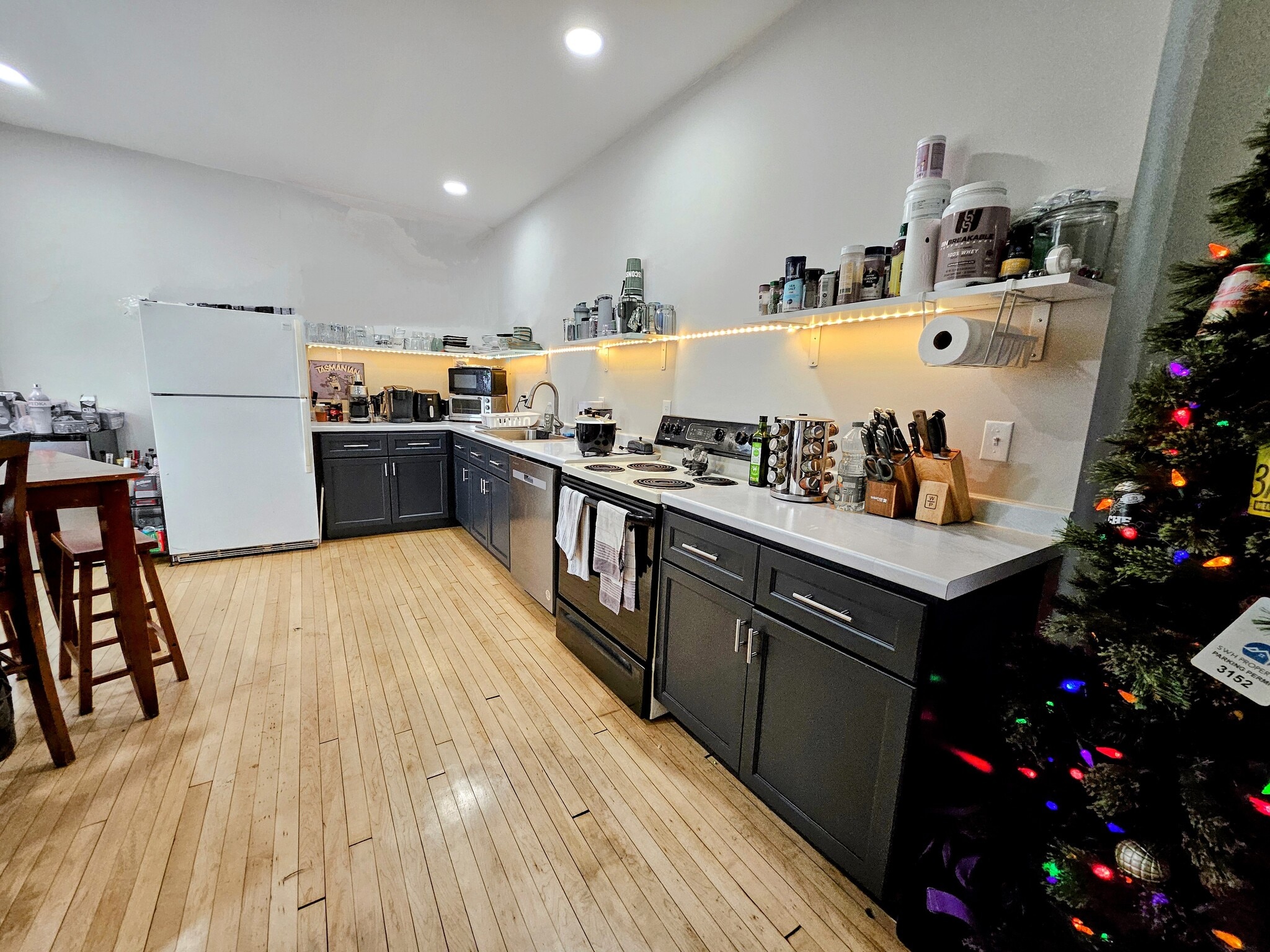 Building Photo - 2204 E Locust St